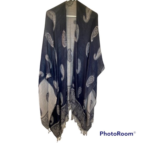 Initial Outfitters, Reversible Wrap/Cape - Picture 1 of 4